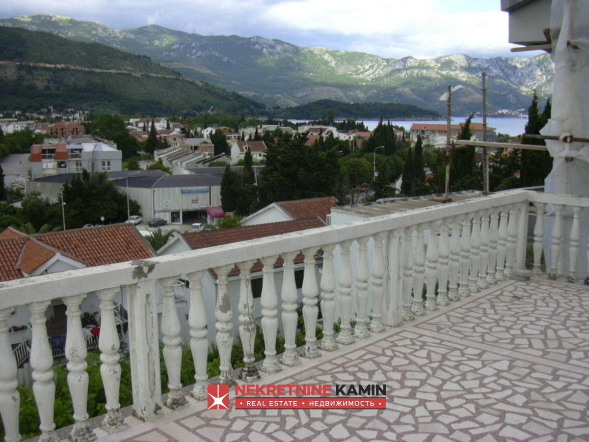 Kuća u centru Budve, kod Hotela Moskva